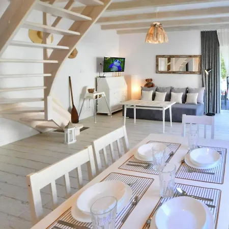 Comfortable Homes With A Large Garden